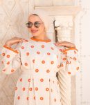 Robe orange modeste chez Lunar